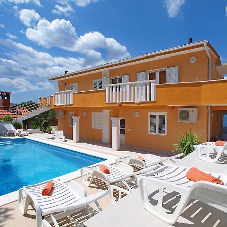 Apartment Mornar-2 By Interhome Trogir Exterior foto